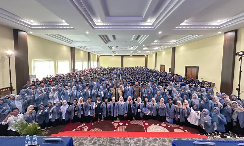 Mahasiswa Baru IKes Payung Negeri Pekanbaru Ikuti PKKMB, Rektor: Jangan Takut Salah, Tapi Takutlah Karena Belum pernah Mencoba