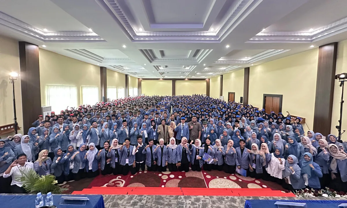 Mahasiswa Baru IKes Payung Negeri Pekanbaru Ikuti PKKMB, Rektor: Jangan Takut Salah, Tapi Takutlah Karena Belum pernah Mencoba